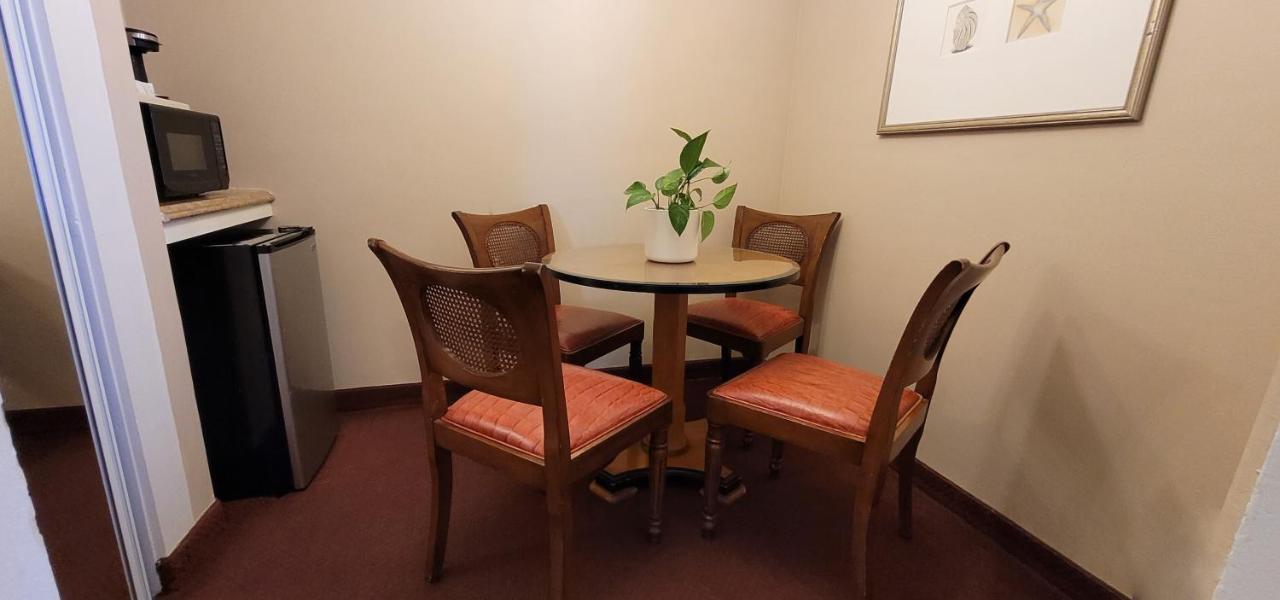 Butterfly Grove Inn Πασίφικ Γκρόουβ Εξωτερικό φωτογραφία