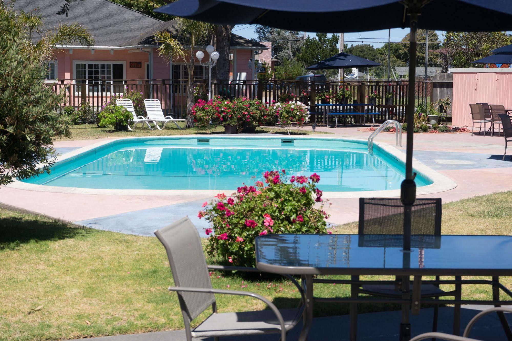Butterfly Grove Inn Πασίφικ Γκρόουβ Εξωτερικό φωτογραφία