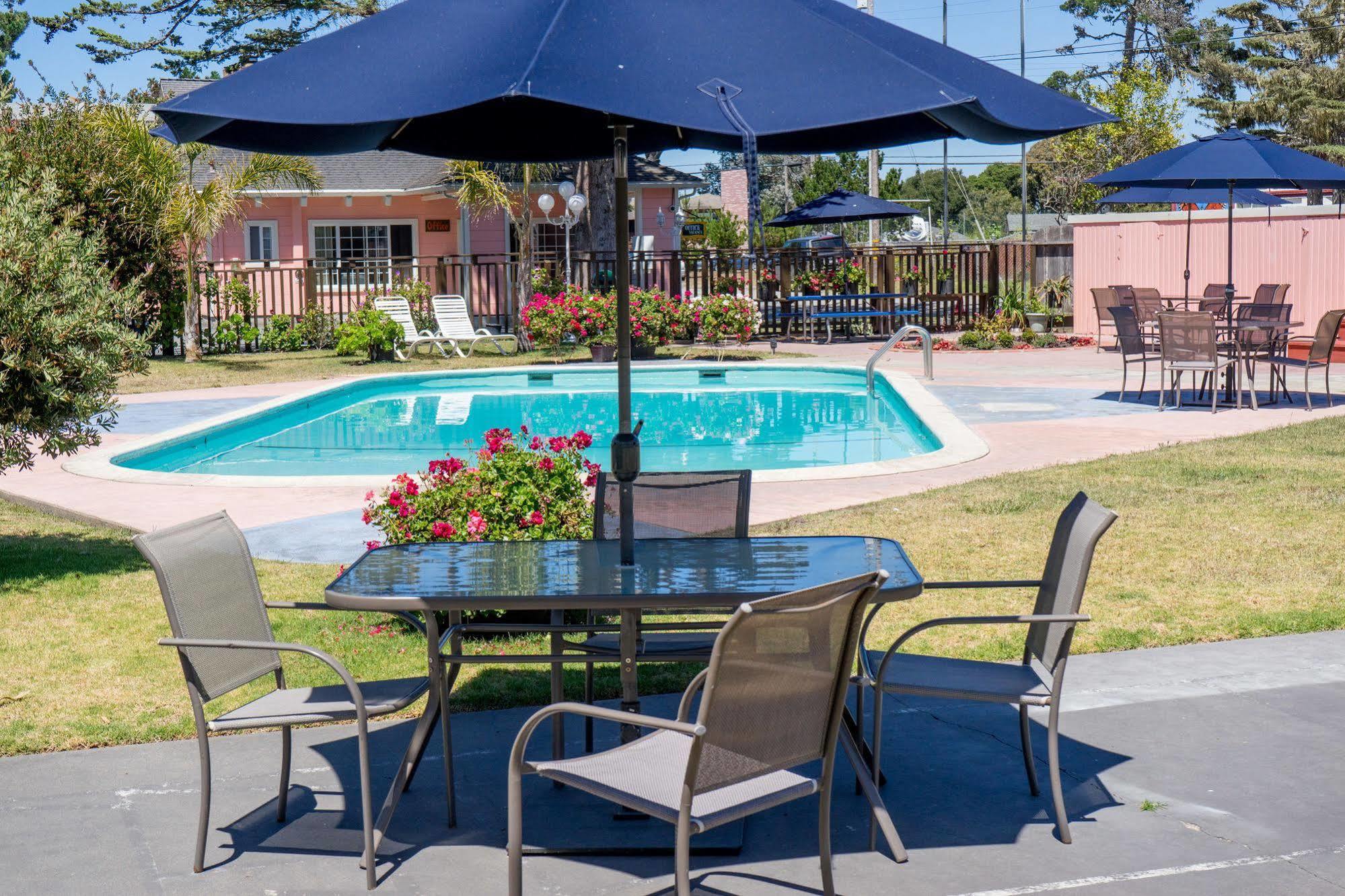 Butterfly Grove Inn Πασίφικ Γκρόουβ Εξωτερικό φωτογραφία