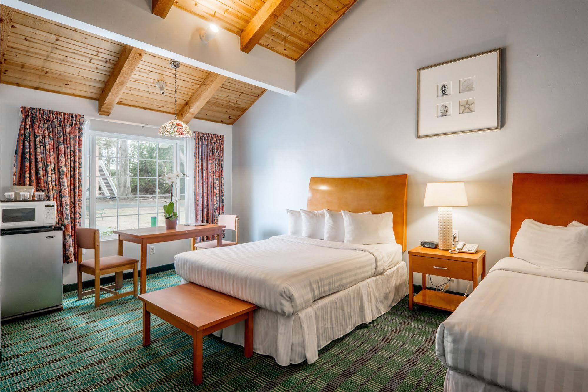 Butterfly Grove Inn Πασίφικ Γκρόουβ Εξωτερικό φωτογραφία